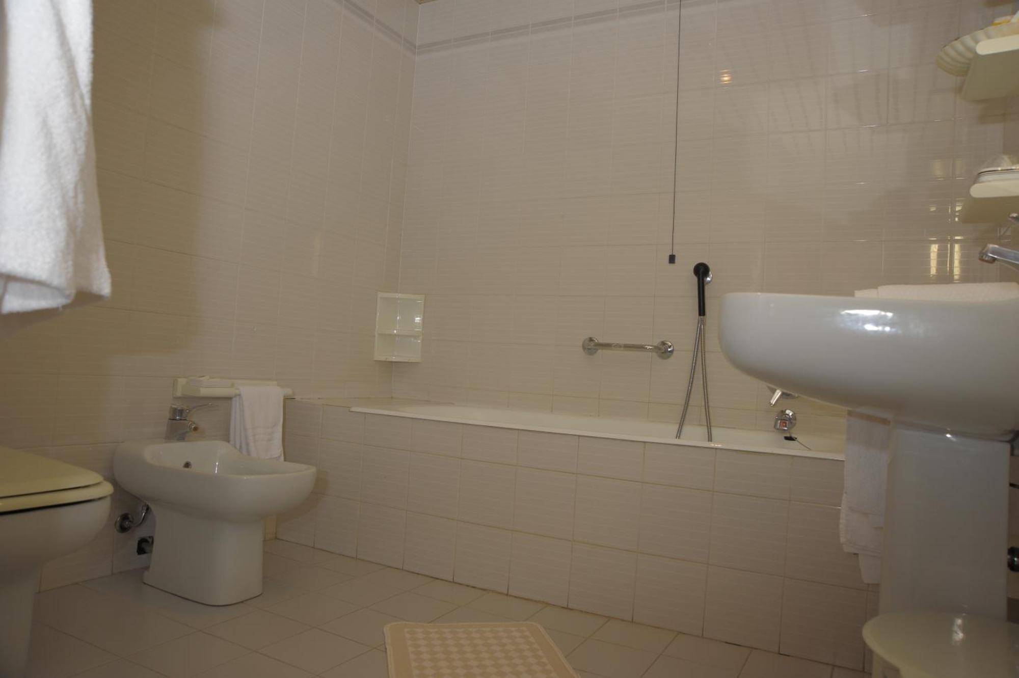 Le Gronde Hotel Cava Manara Room photo