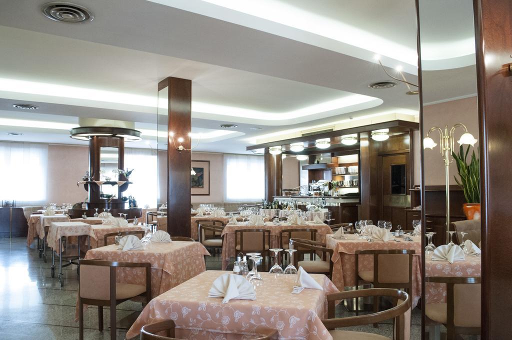 Le Gronde Hotel Cava Manara Exterior photo