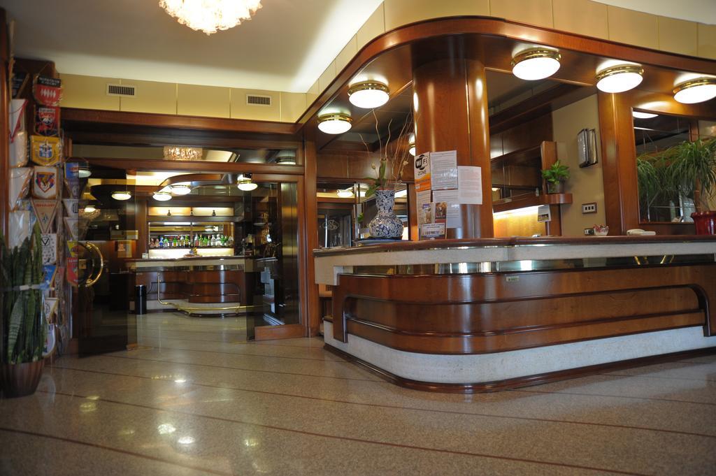 Le Gronde Hotel Cava Manara Exterior photo