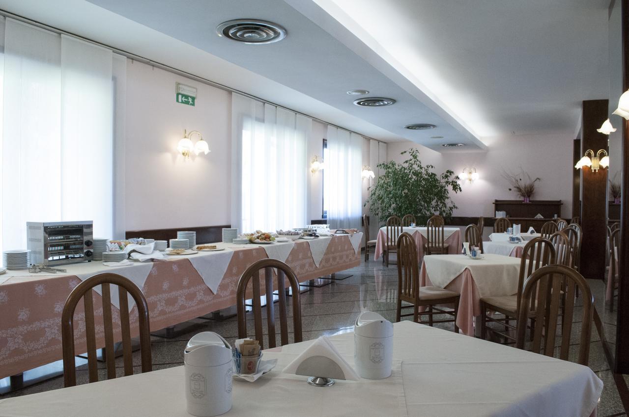 Le Gronde Hotel Cava Manara Exterior photo